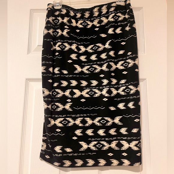 Maurice’s Aztec print skirt - Picture 2 of 4